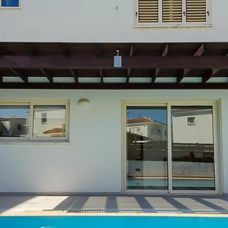 Hotel Oceanview Luxury 015