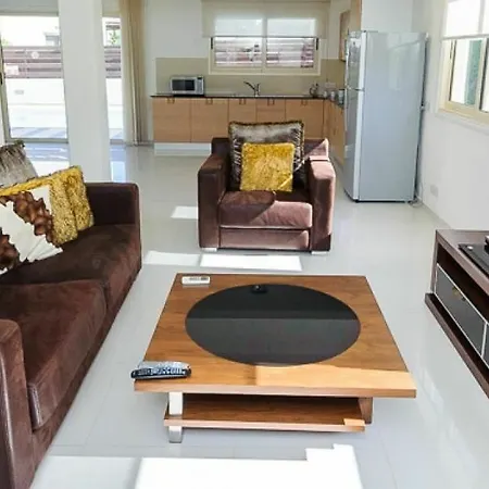 Hotel Oceanview Luxury 015
