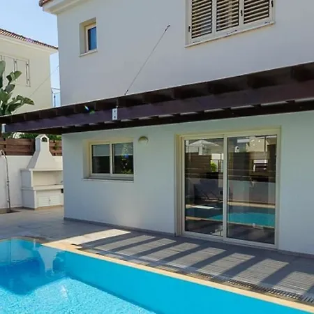 Oceanview Luxury 015 3* Pernera